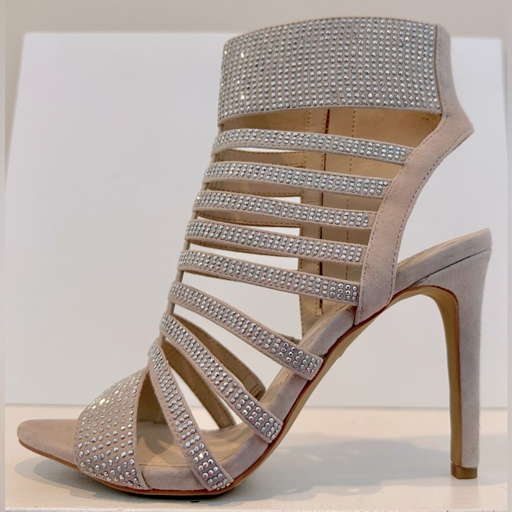 VINCE CAMUTO! Katel! Suede/Silver/Rhinestone/Strappy Zip Heels/Size-8